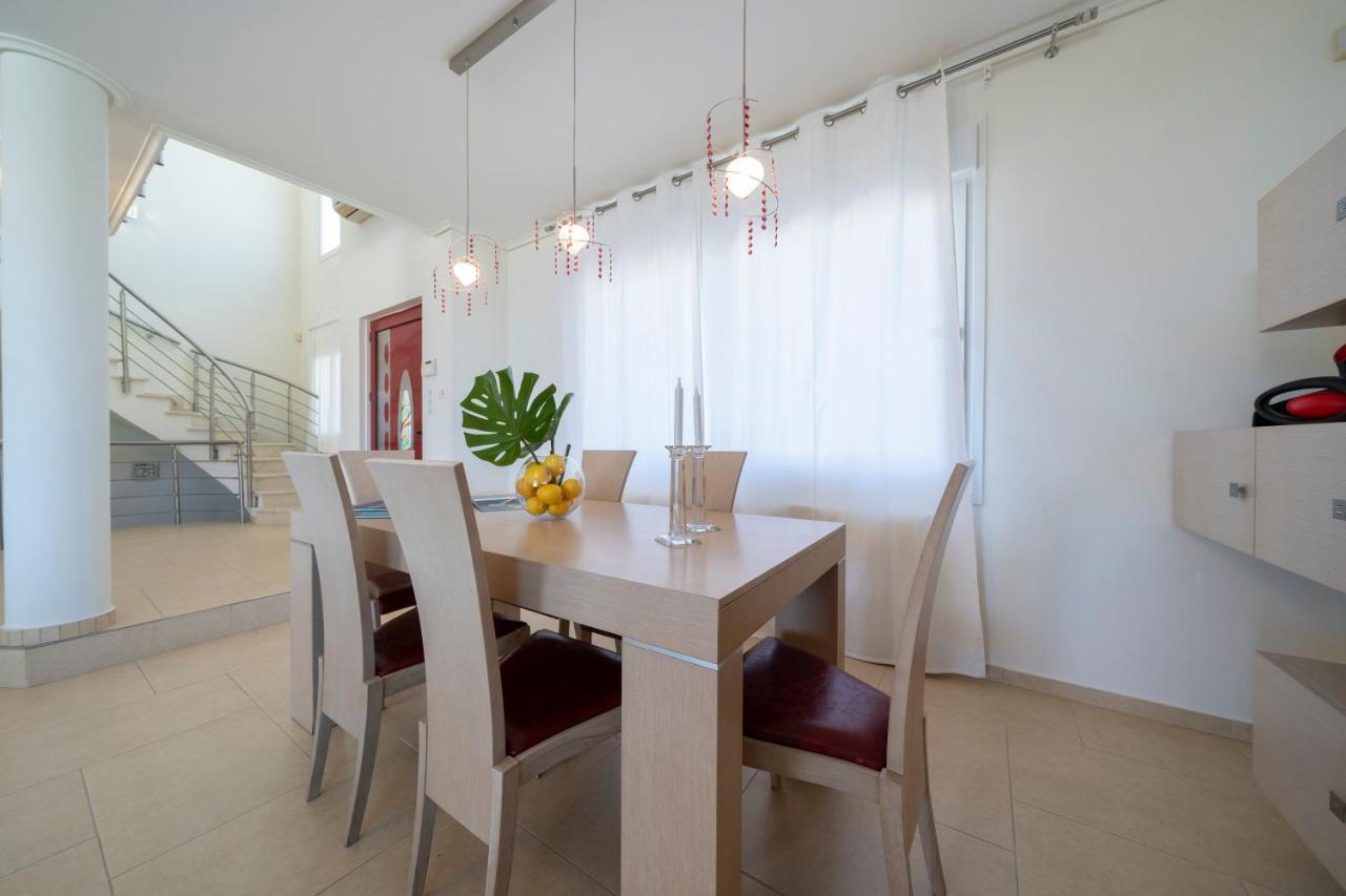 Villa Luminous Nea Iraklitsa Bagian luar foto